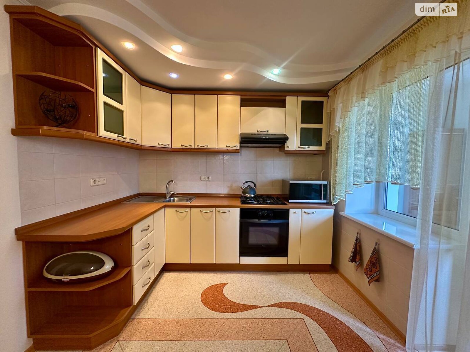 двухкомнатная квартира в Черкассах, район Сосновский, на ул. Байды-Вишневецкого 95 в аренду на долгий срок помесячно фото 1 двухкомнатная квартира в Черкассах, район Сосновский, на ул. Байды-Вишневецкого 95 в аренду на долгий срок помесячно фото 1