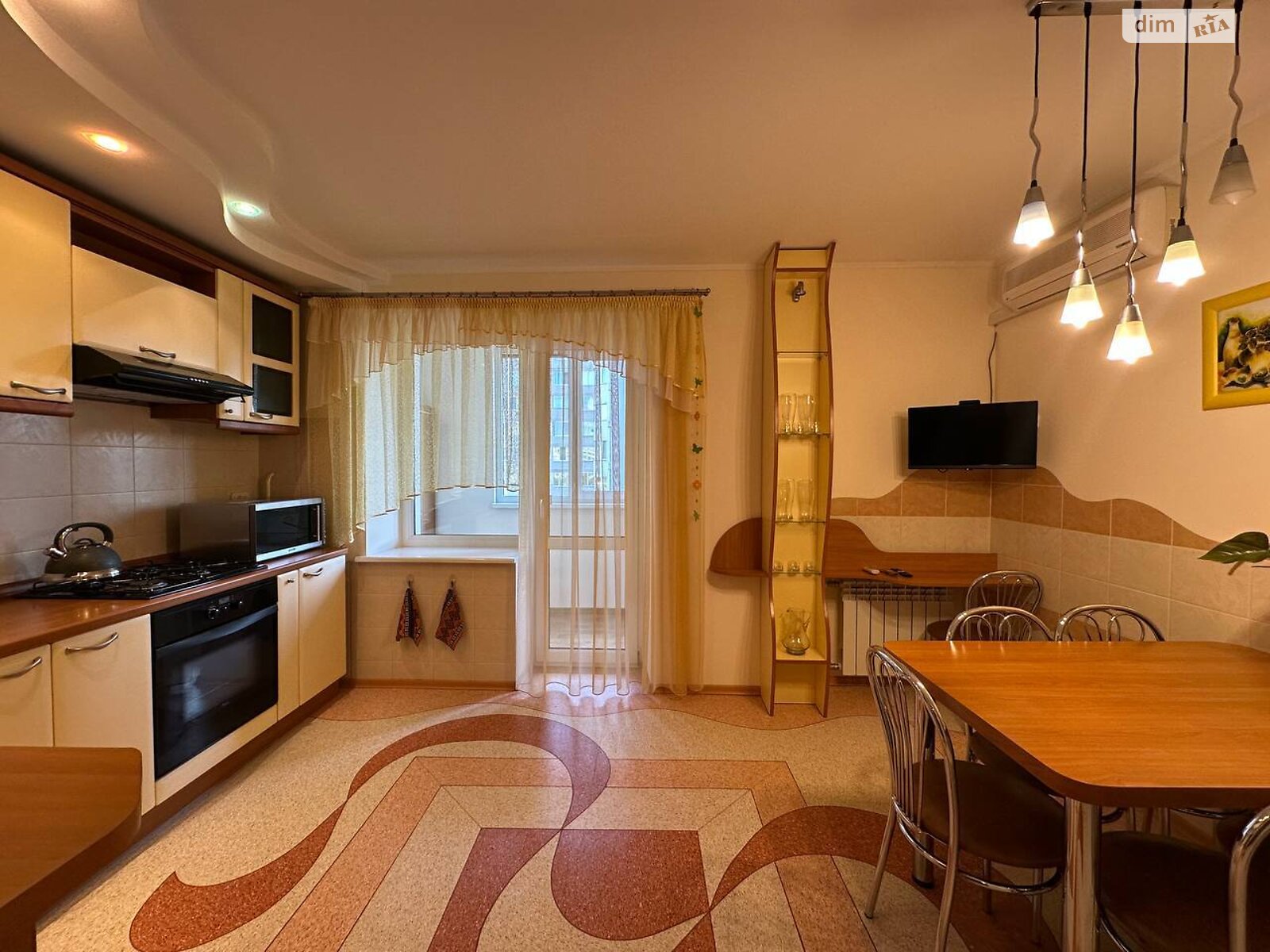 двухкомнатная квартира в Черкассах, район Сосновский, на ул. Байды-Вишневецкого 95 в аренду на долгий срок помесячно фото 1 двухкомнатная квартира в Черкассах, район Сосновский, на ул. Байды-Вишневецкого 95 в аренду на долгий срок помесячно фото 1