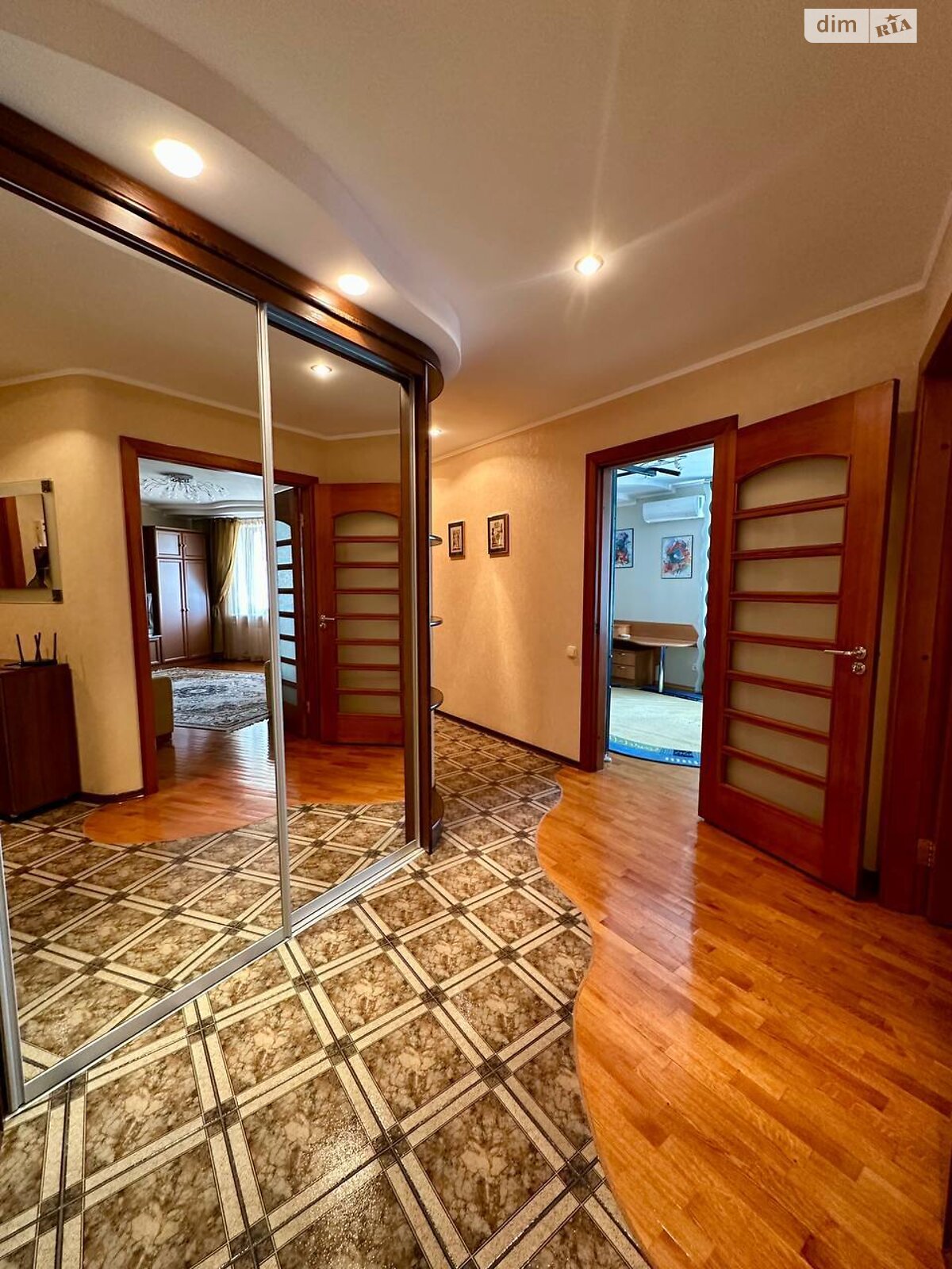 двухкомнатная квартира в Черкассах, район Сосновский, на ул. Байды-Вишневецкого 95 в аренду на долгий срок помесячно фото 1 двухкомнатная квартира в Черкассах, район Сосновский, на ул. Байды-Вишневецкого 95 в аренду на долгий срок помесячно фото 1