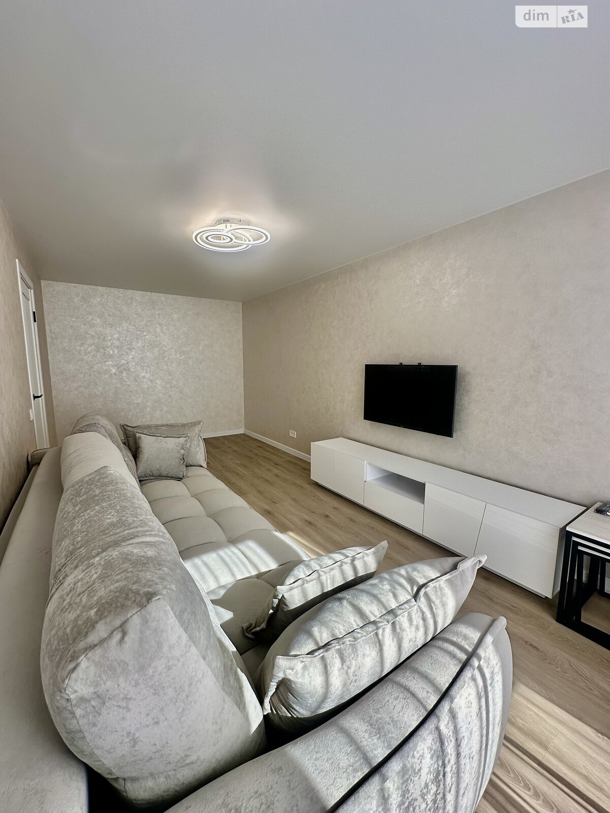 двухкомнатная квартира в Черкассах, район Сосновский, на ул. Байды-Вишневецкого 103 в аренду на долгий срок помесячно фото 1 двухкомнатная квартира в Черкассах, район Сосновский, на ул. Байды-Вишневецкого 103 в аренду на долгий срок помесячно фото 1