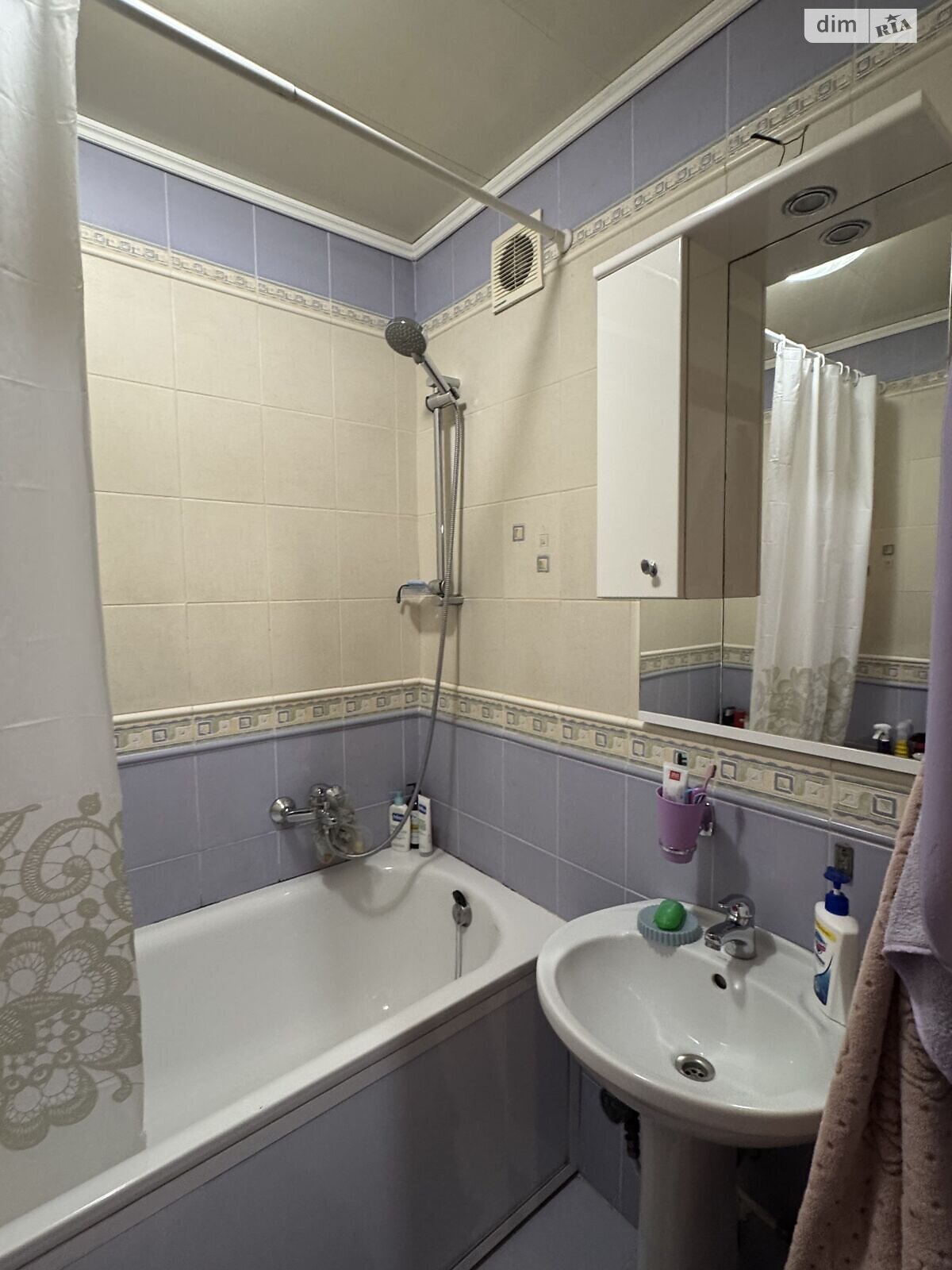 двухкомнатная квартира в Черкассах, район Сосновский, на ул. Королева Академика 32, кв. 169 в аренду на долгий срок помесячно фото 1