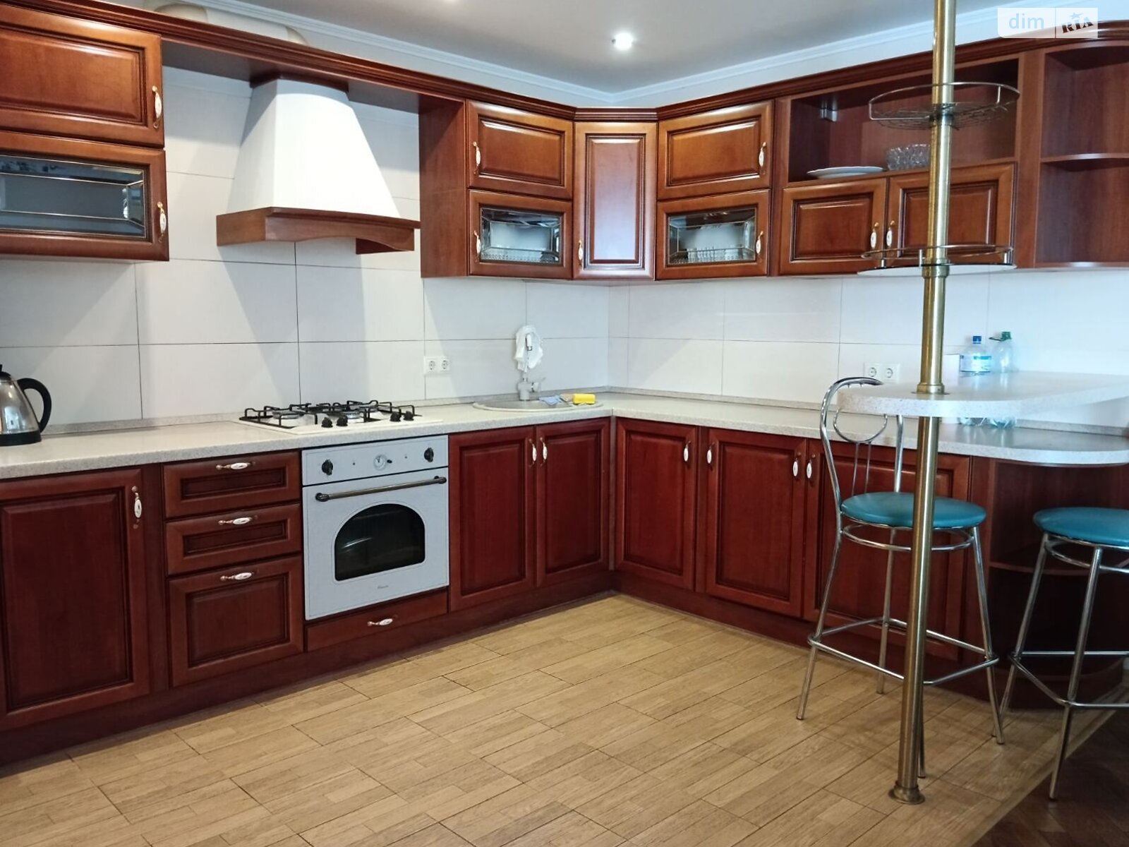 трехкомнатная квартира в Черкассах, район Сосновский, на ул. Надпольная 241 в аренду на долгий срок помесячно фото 1 трехкомнатная квартира в Черкассах, район Сосновский, на ул. Надпольная 241 в аренду на долгий срок помесячно фото 1