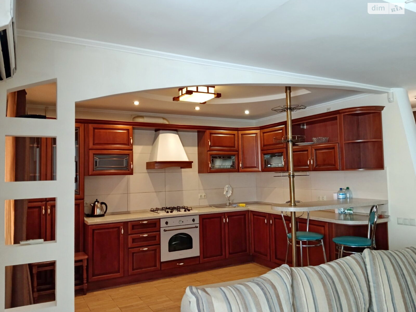 трехкомнатная квартира в Черкассах, район Сосновский, на ул. Надпольная 241 в аренду на долгий срок помесячно фото 1 трехкомнатная квартира в Черкассах, район Сосновский, на ул. Надпольная 241 в аренду на долгий срок помесячно фото 1