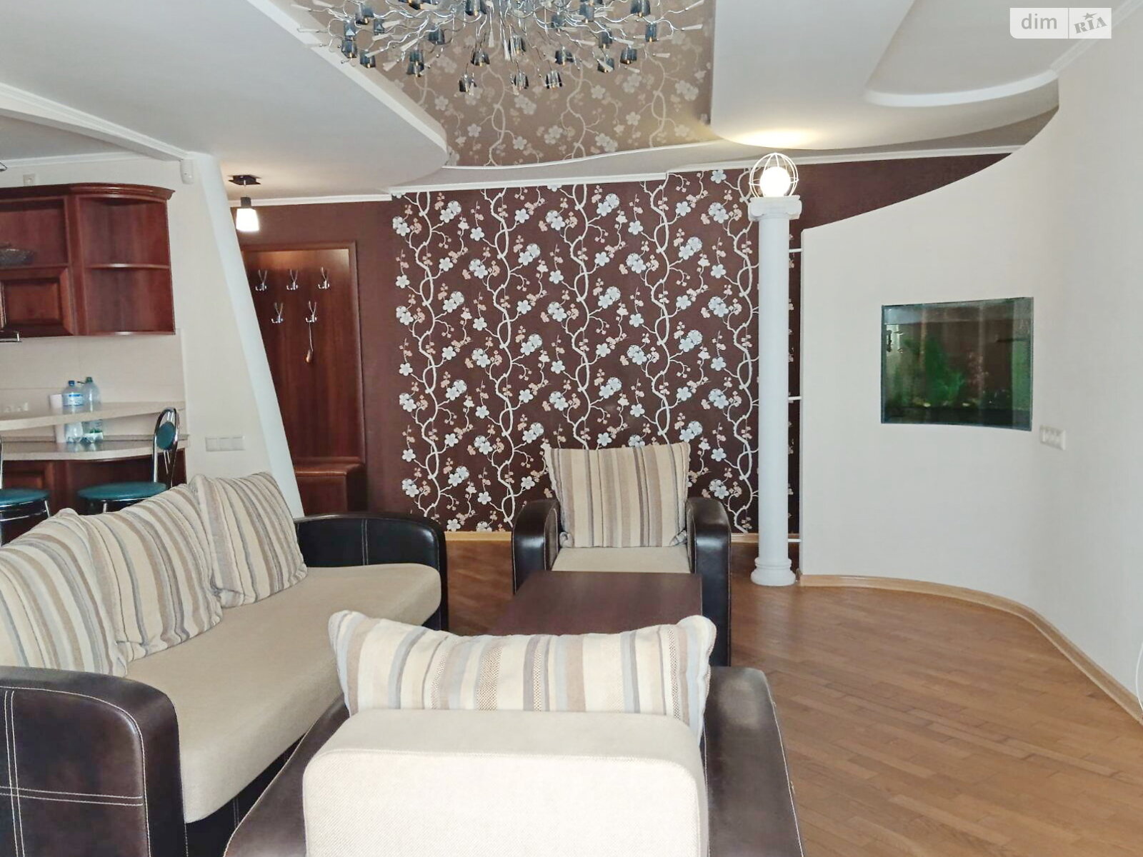 трехкомнатная квартира в Черкассах, район Сосновский, на ул. Надпольная 241 в аренду на долгий срок помесячно фото 1 трехкомнатная квартира в Черкассах, район Сосновский, на ул. Надпольная 241 в аренду на долгий срок помесячно фото 1