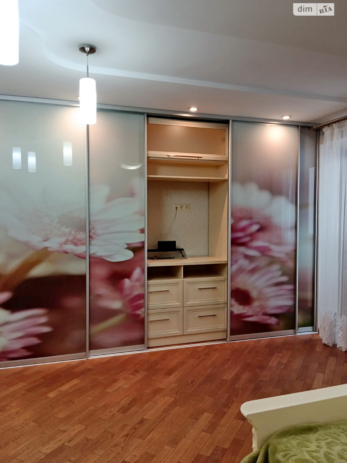 трехкомнатная квартира в Черкассах, район Сосновский, на ул. Надпольная 241 в аренду на долгий срок помесячно фото 1 трехкомнатная квартира в Черкассах, район Сосновский, на ул. Надпольная 241 в аренду на долгий срок помесячно фото 1