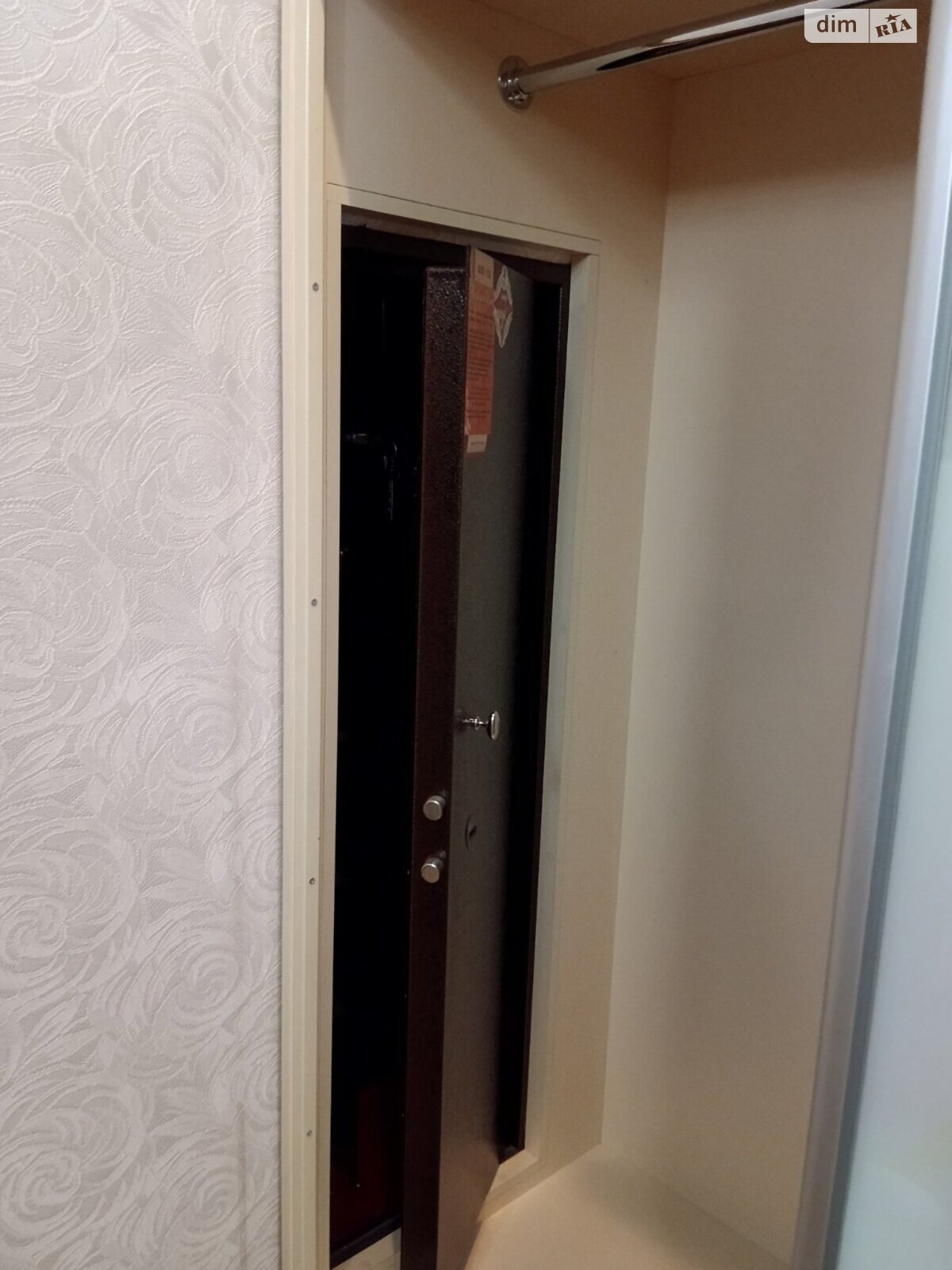 трехкомнатная квартира в Черкассах, район Сосновский, на ул. Надпольная 241 в аренду на долгий срок помесячно фото 1 трехкомнатная квартира в Черкассах, район Сосновский, на ул. Надпольная 241 в аренду на долгий срок помесячно фото 1