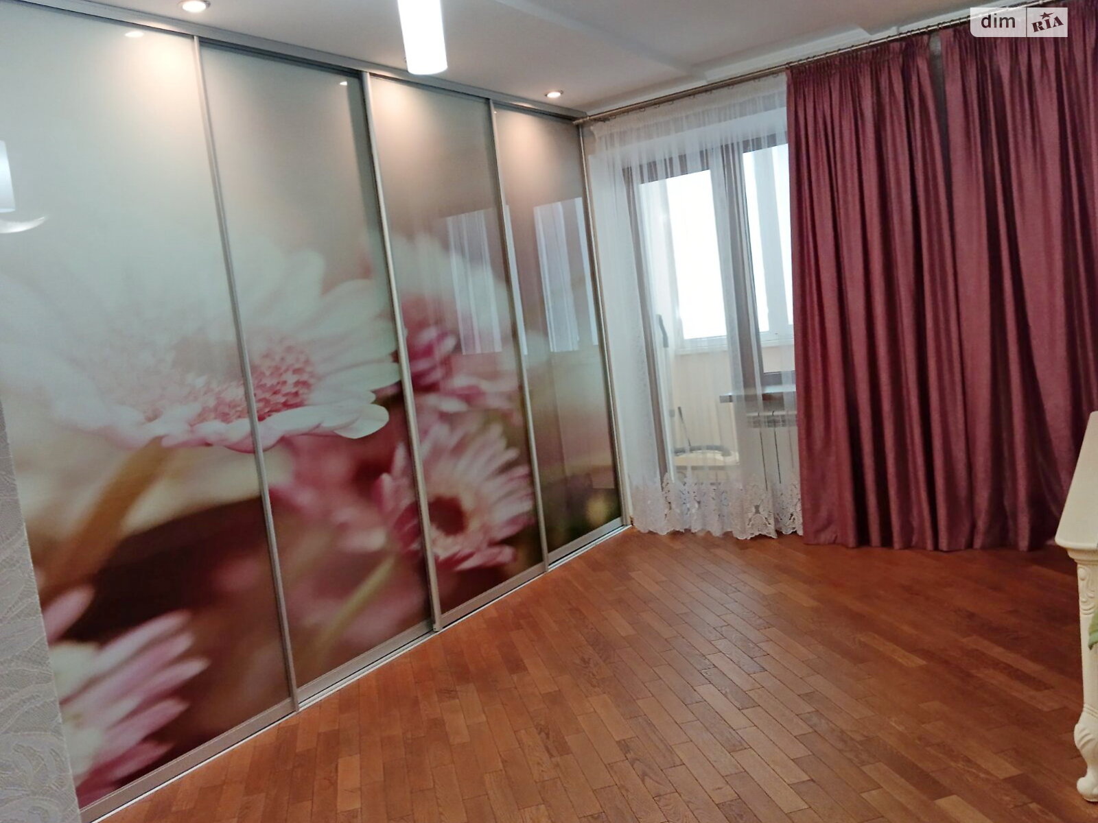 трехкомнатная квартира в Черкассах, район Сосновский, на ул. Надпольная 241 в аренду на долгий срок помесячно фото 1 трехкомнатная квартира в Черкассах, район Сосновский, на ул. Надпольная 241 в аренду на долгий срок помесячно фото 1