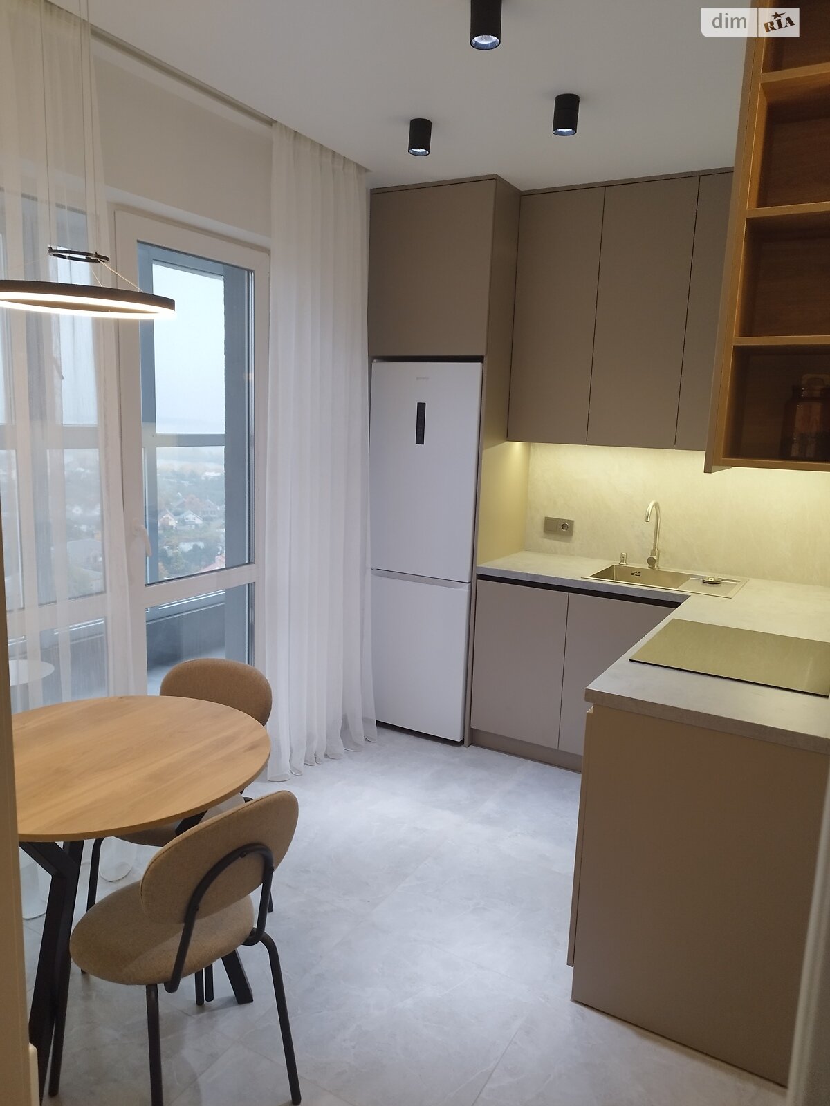 однокомнатная квартира в Черкассах, район Сосновский, на ул. Праведницы Шулежко 33 в аренду на долгий срок помесячно фото 1 однокомнатная квартира в Черкассах, район Сосновский, на ул. Праведницы Шулежко 33 в аренду на долгий срок помесячно фото 1