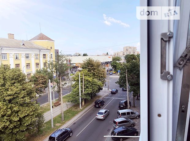 однокімнатна квартира з меблями в Черкасах, район Центр, на бул. Шевченка в довготривалу оренду помісячно фото 1 однокімнатна квартира з меблями в Черкасах, район Центр, на бул. Шевченка в довготривалу оренду помісячно фото 1