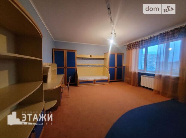 трехкомнатная квартира в Черкассах, район Центр, на бул. Шевченко в аренду на долгий срок помесячно фото 1 трехкомнатная квартира в Черкассах, район Центр, на бул. Шевченко в аренду на долгий срок помесячно фото 1