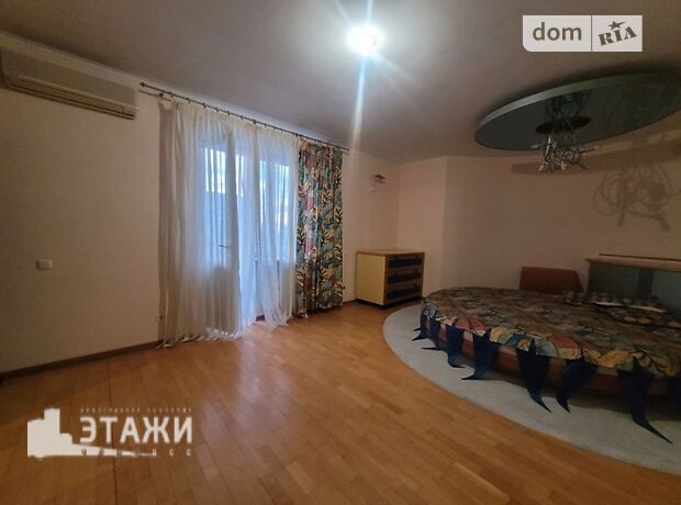 трехкомнатная квартира в Черкассах, район Центр, на бул. Шевченко в аренду на долгий срок помесячно фото 1 трехкомнатная квартира в Черкассах, район Центр, на бул. Шевченко в аренду на долгий срок помесячно фото 1