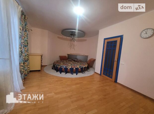 трехкомнатная квартира в Черкассах, район Центр, на бул. Шевченко в аренду на долгий срок помесячно фото 1 трехкомнатная квартира в Черкассах, район Центр, на бул. Шевченко в аренду на долгий срок помесячно фото 1