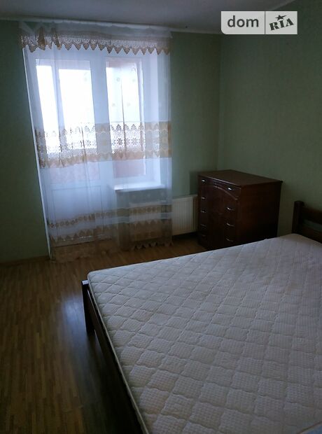 трехкомнатная квартира в Черкассах, район Мытница, на ул. Героев Днепра 21 в аренду на долгий срок помесячно фото 1