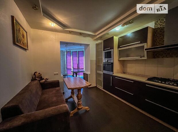 двухкомнатная квартира с мебелью в Чернигове, район 5 углов, на ул. Михнюка Олега 41а в аренду на долгий срок помесячно фото 1