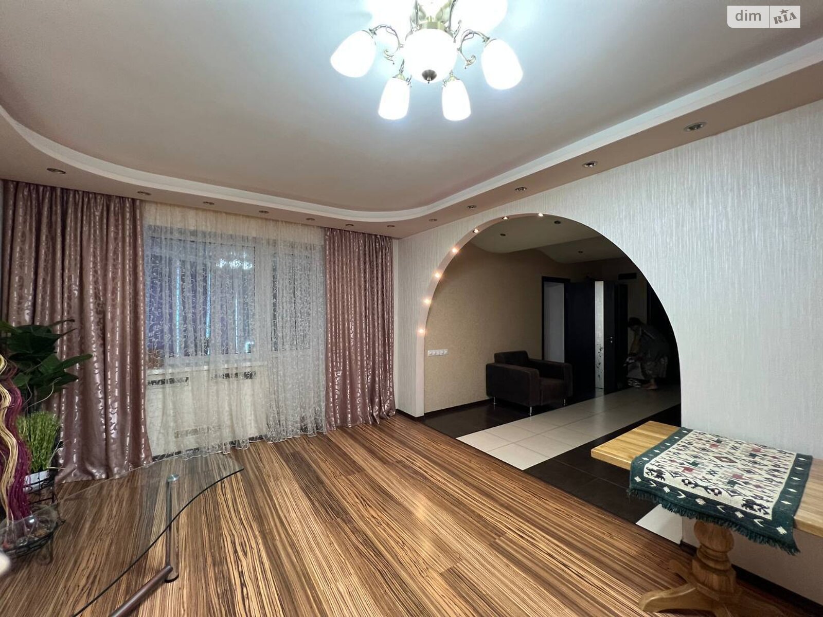 двухкомнатная квартира с ремонтом в Чернигове, район Деснянский, на ул. Михнюка Олега 41А в аренду на долгий срок помесячно фото 1