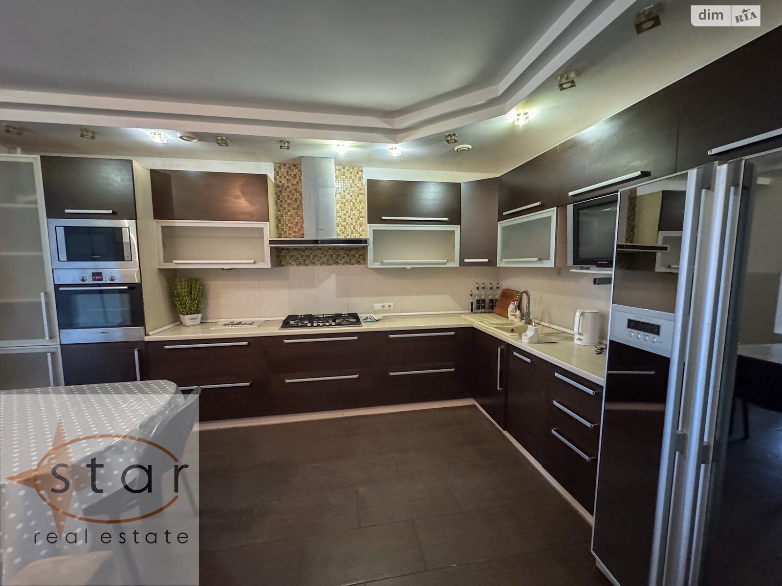 двухкомнатная квартира с ремонтом в Чернигове, район Деснянский, на ул. Михнюка Олега 41А в аренду на долгий срок помесячно фото 1