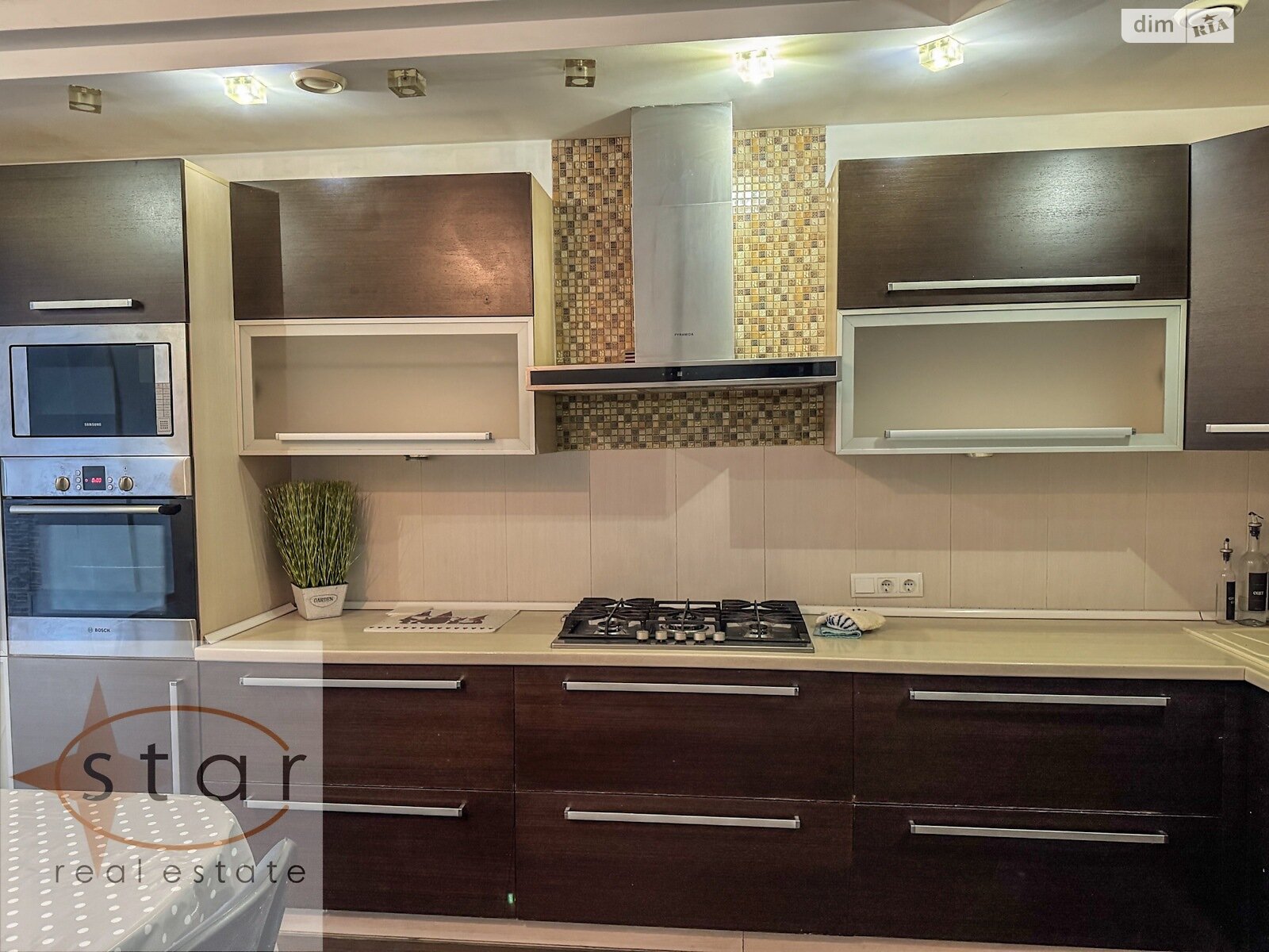 двухкомнатная квартира с ремонтом в Чернигове, район Деснянский, на ул. Михнюка Олега 41А в аренду на долгий срок помесячно фото 1