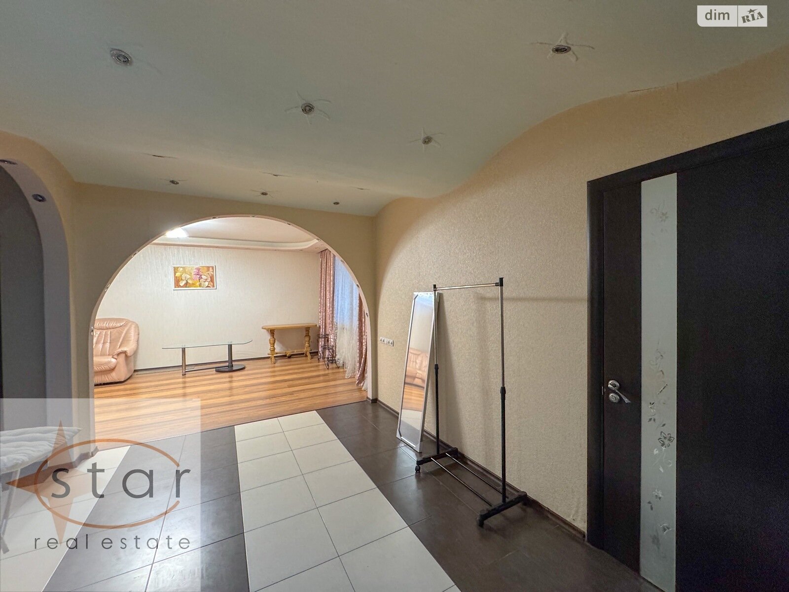 двухкомнатная квартира с ремонтом в Чернигове, район Деснянский, на ул. Михнюка Олега 41А в аренду на долгий срок помесячно фото 1