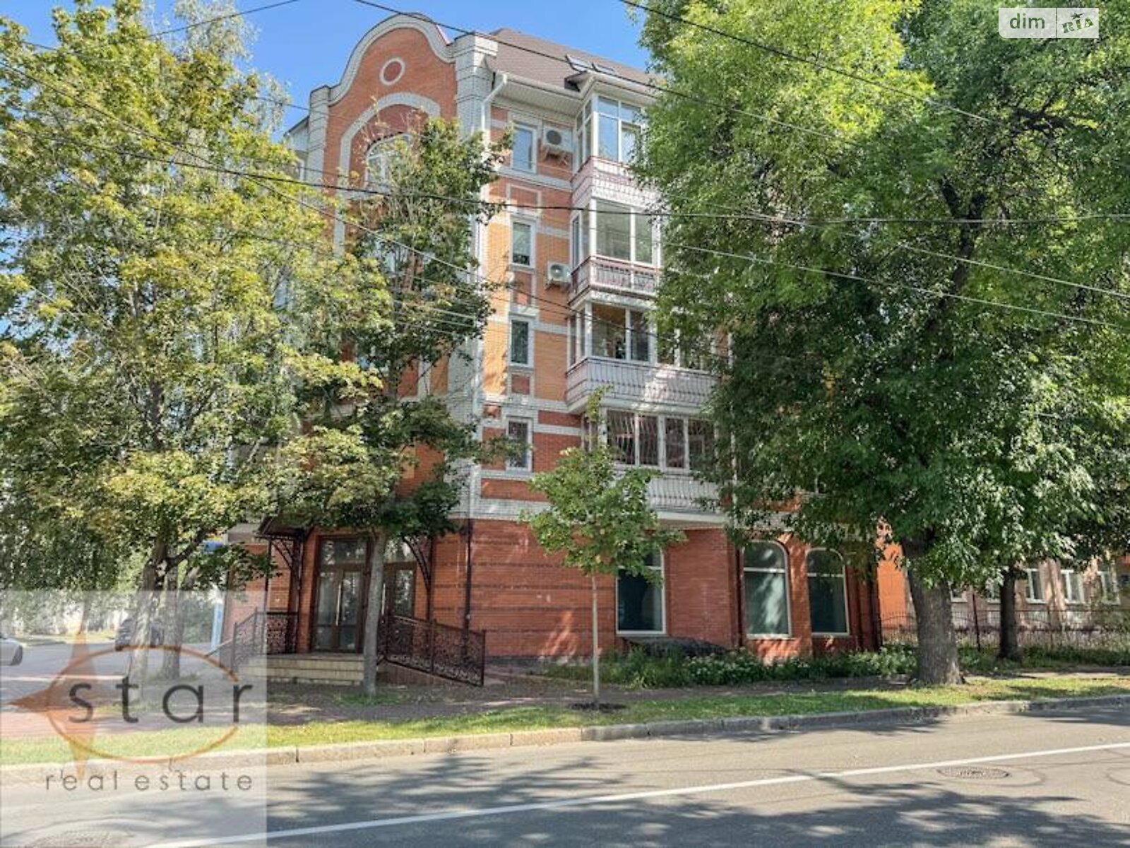 трехкомнатная квартира в Чернигове, район Холодные Яры, на ул. Князя Черного 11А в аренду на долгий срок помесячно фото 1