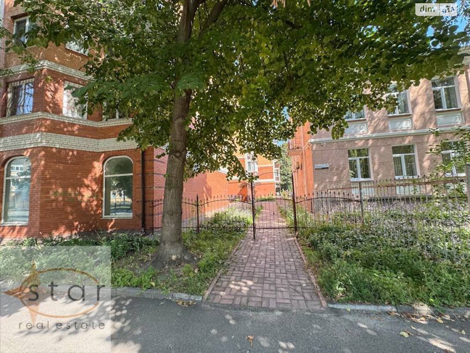 трехкомнатная квартира в Чернигове, район Холодные Яры, на ул. Князя Черного 11А в аренду на долгий срок помесячно фото 1