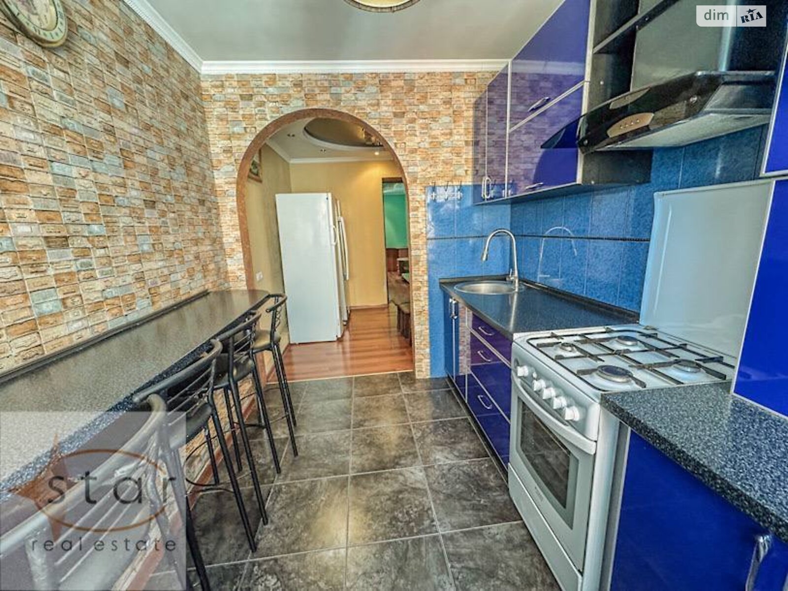 трехкомнатная квартира в Чернигове, район Холодные Яры, на ул. Князя Черного 11А в аренду на долгий срок помесячно фото 1