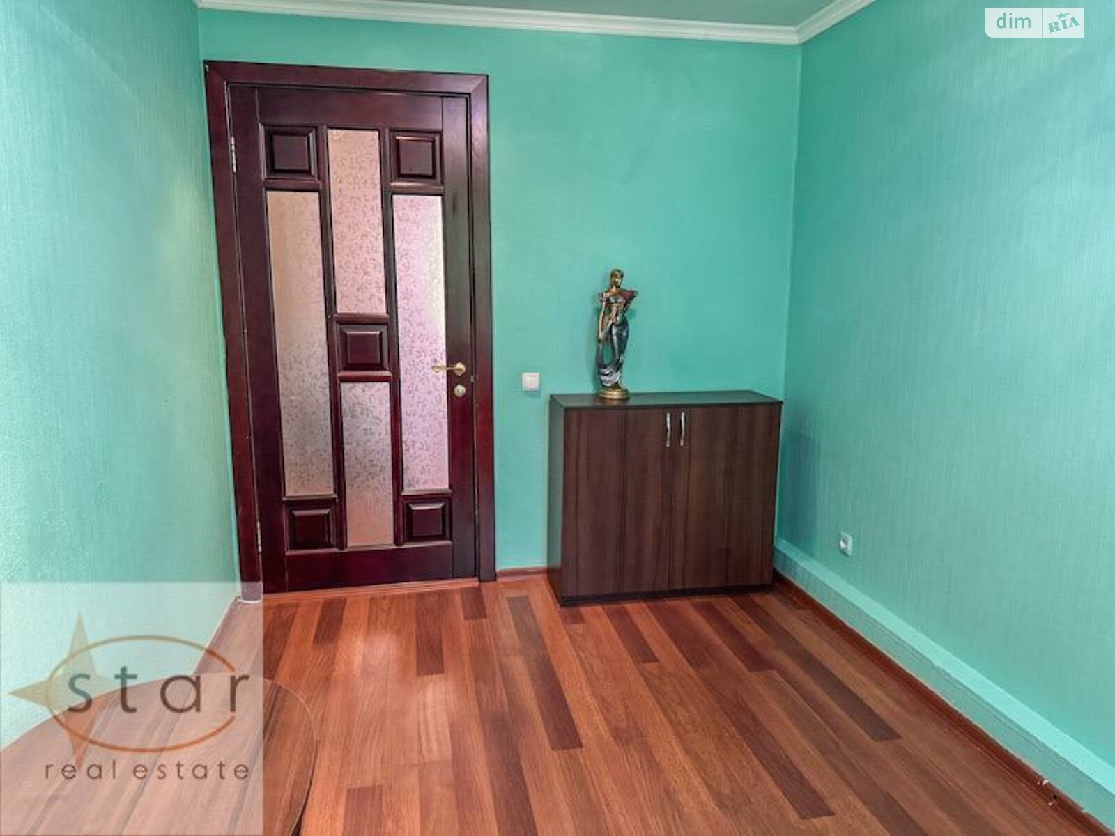 трехкомнатная квартира в Чернигове, район Холодные Яры, на ул. Князя Черного 11А в аренду на долгий срок помесячно фото 1