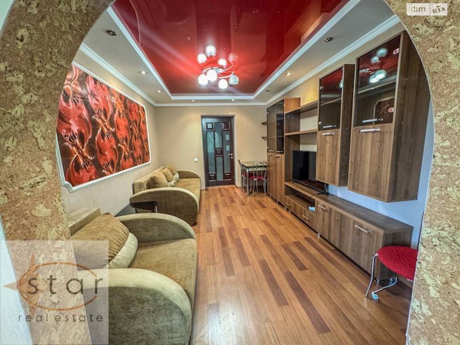 трехкомнатная квартира в Чернигове, район Холодные Яры, на ул. Князя Черного 11А в аренду на долгий срок помесячно фото 1