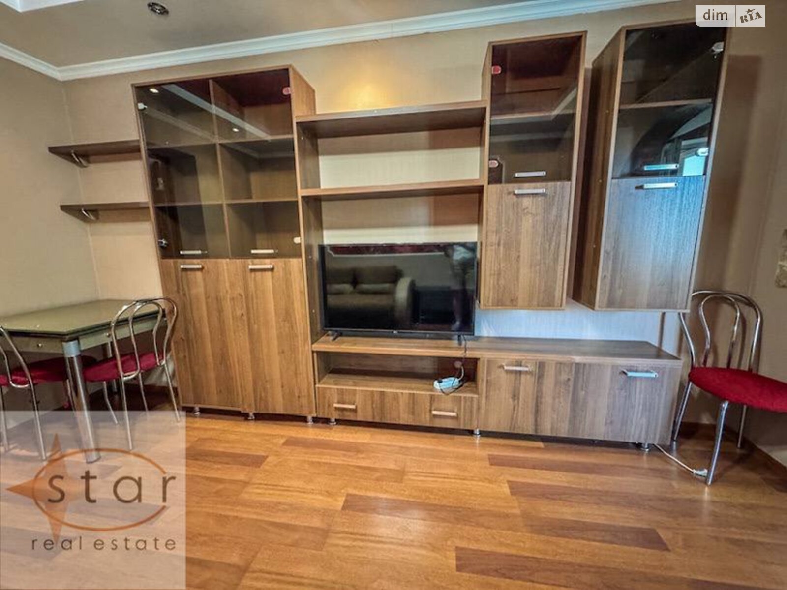 трехкомнатная квартира в Чернигове, район Холодные Яры, на ул. Князя Черного 11А в аренду на долгий срок помесячно фото 1