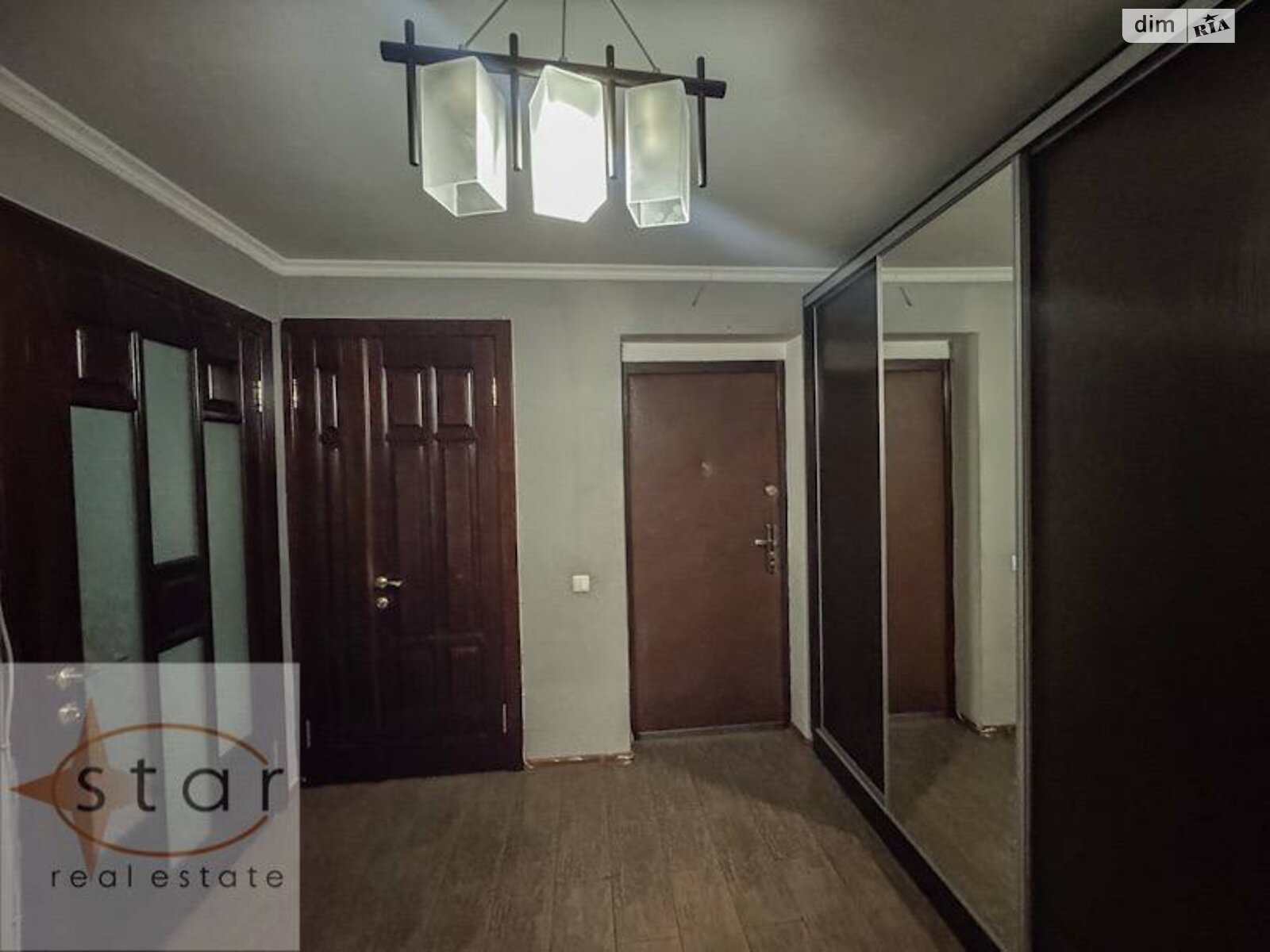 трехкомнатная квартира в Чернигове, район Холодные Яры, на ул. Князя Черного 11А в аренду на долгий срок помесячно фото 1