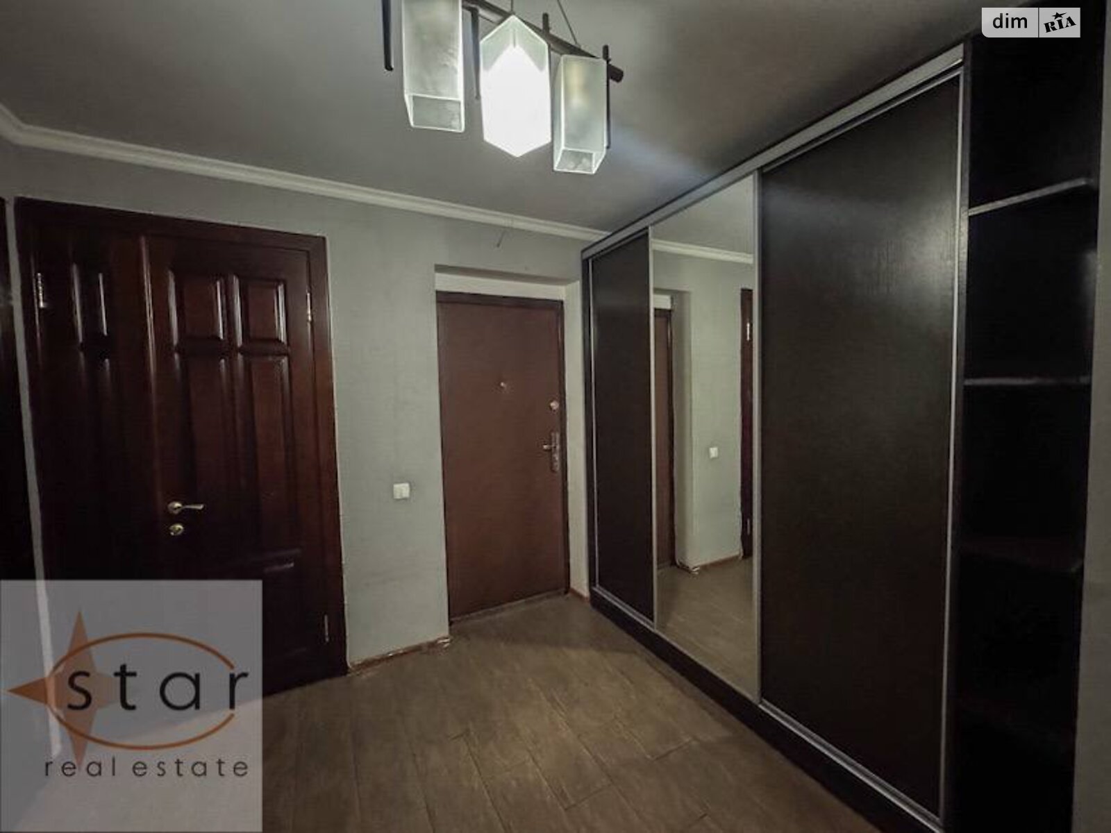 трехкомнатная квартира в Чернигове, район Холодные Яры, на ул. Князя Черного 11А в аренду на долгий срок помесячно фото 1