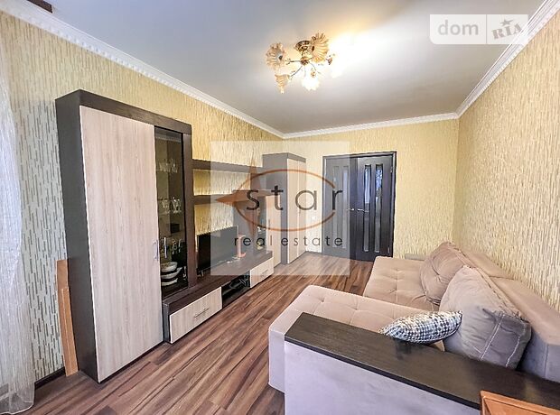 трехкомнатная квартира с мебелью в Чернигове, район Красный Мост, на ул. Савчука 3 в аренду на долгий срок помесячно фото 1