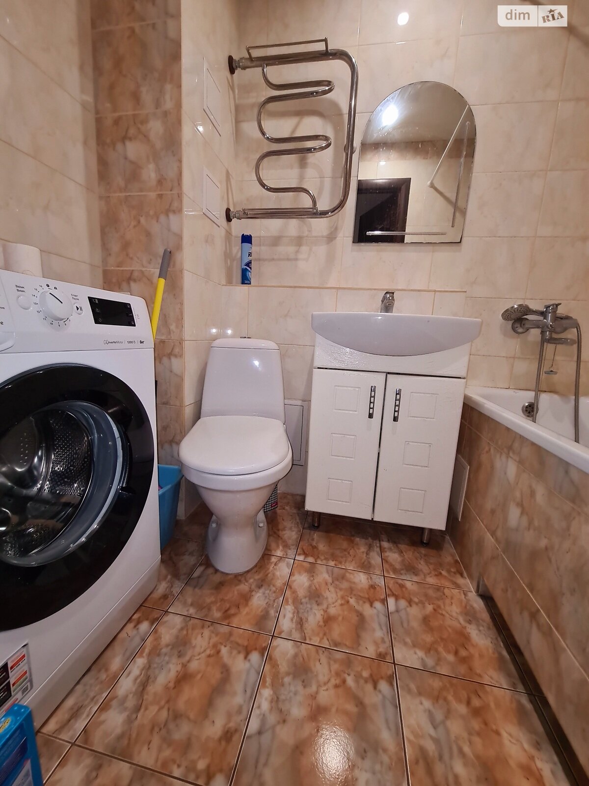 трехкомнатная квартира в Чернигове, на просп. Мира в аренду на долгий срок помесячно фото 1