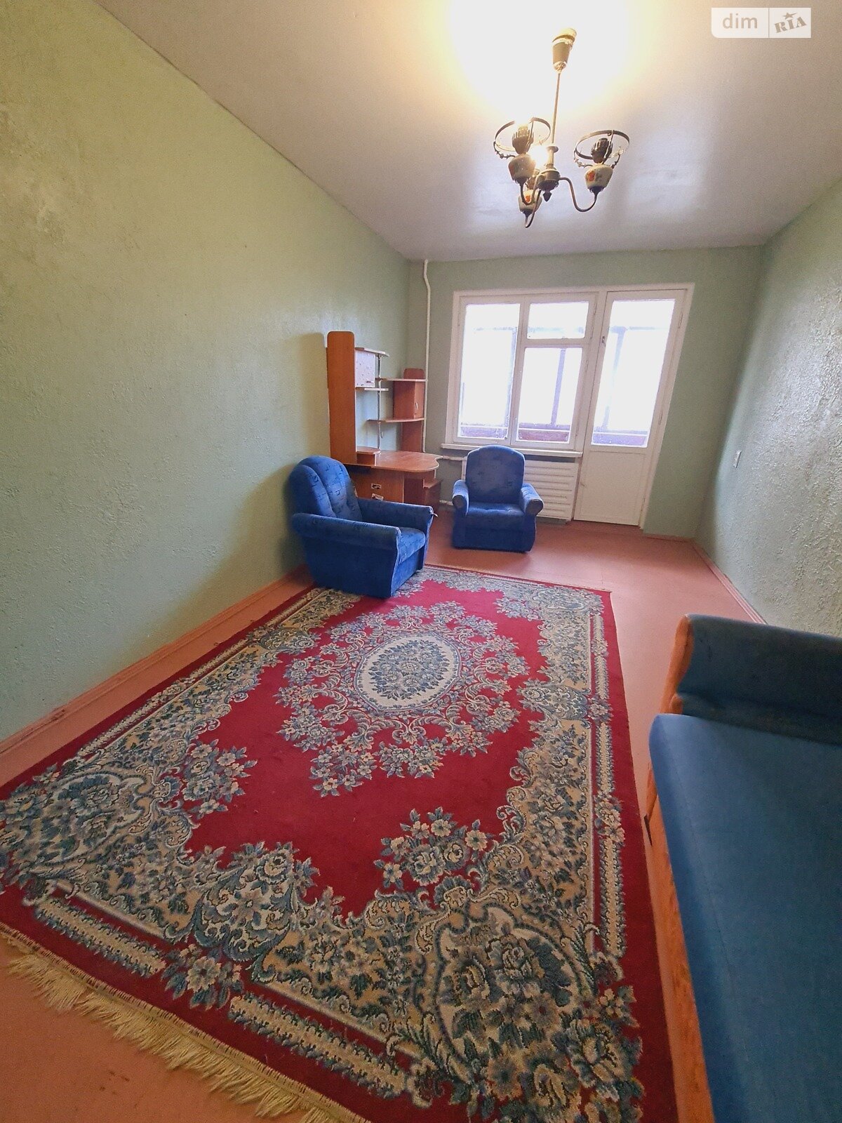 трехкомнатная квартира в Чернигове, на просп. Мира в аренду на долгий срок помесячно фото 1