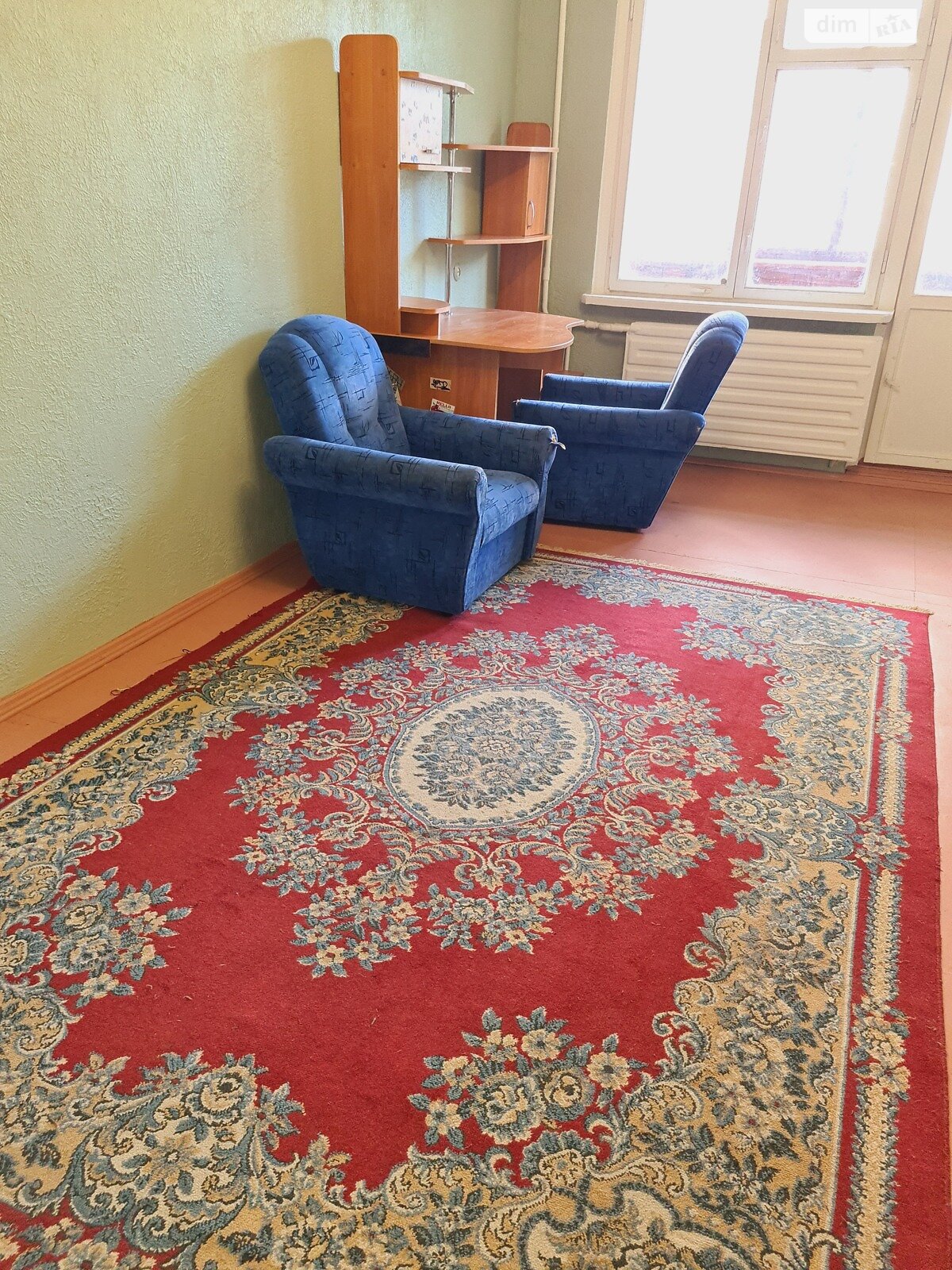 трехкомнатная квартира в Чернигове, на просп. Мира в аренду на долгий срок помесячно фото 1