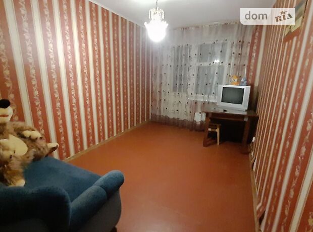 трехкомнатная квартира с мебелью в Чернигове, район Новозаводской, на ул. Любецкая 11 в аренду на долгий срок помесячно фото 1