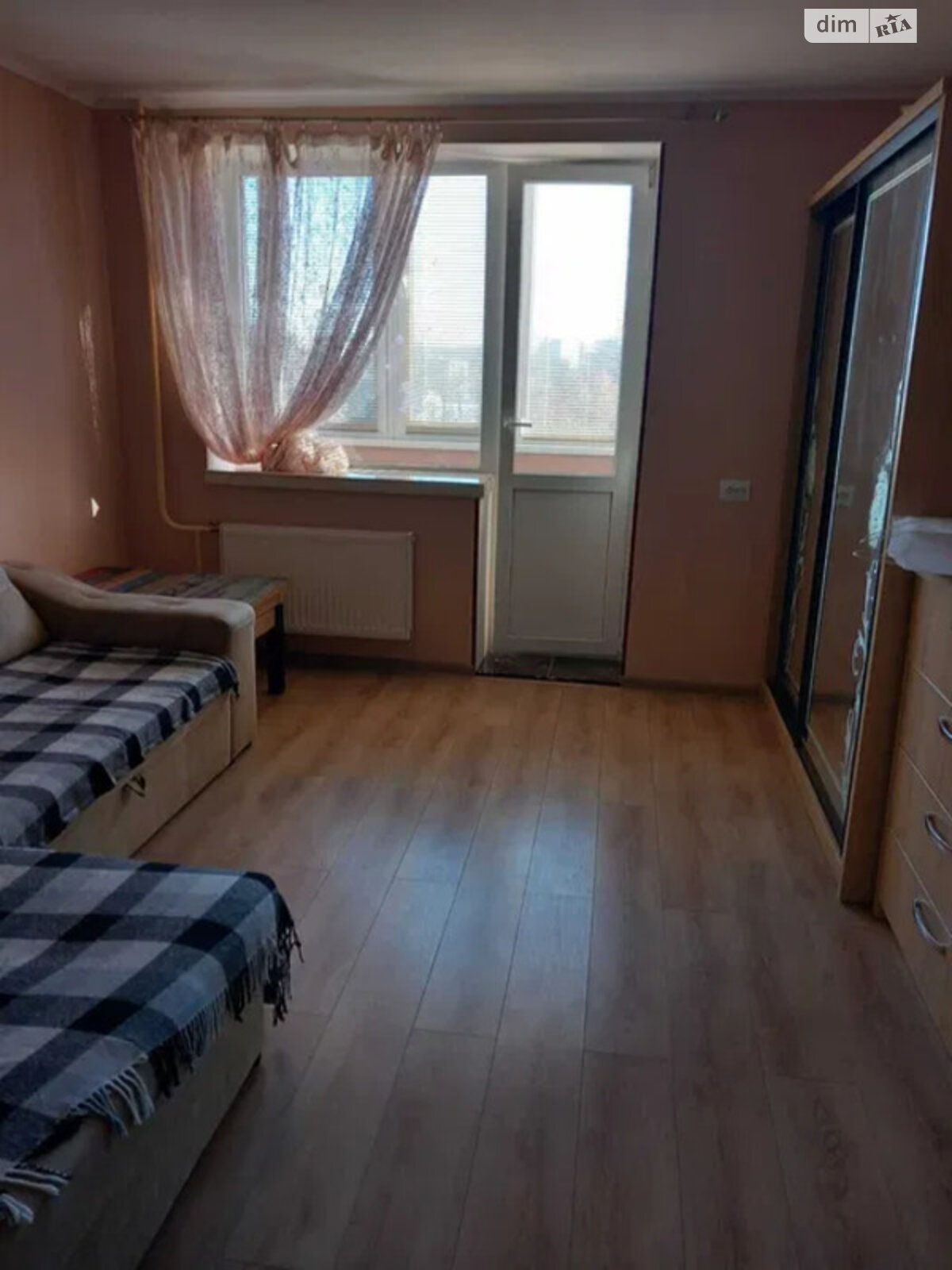 трехкомнатная квартира в Чернигове, на просп. Победы 121 в аренду на долгий срок помесячно фото 1 трехкомнатная квартира в Чернигове, на просп. Победы 121 в аренду на долгий срок помесячно фото 1