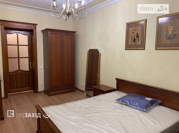 трехкомнатная квартира с мебелью в Чернигове, район Центр, на просп. Победы 85 в аренду на долгий срок помесячно фото 1 трехкомнатная квартира с мебелью в Чернигове, район Центр, на просп. Победы 85 в аренду на долгий срок помесячно фото 1