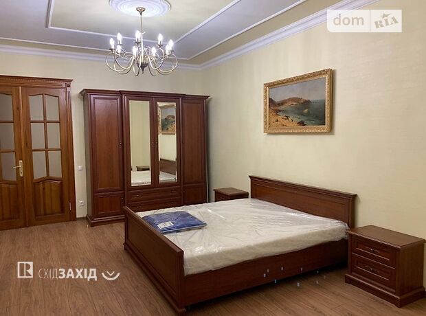 трехкомнатная квартира с мебелью в Чернигове, район Центр, на просп. Победы 85 в аренду на долгий срок помесячно фото 1 трехкомнатная квартира с мебелью в Чернигове, район Центр, на просп. Победы 85 в аренду на долгий срок помесячно фото 1