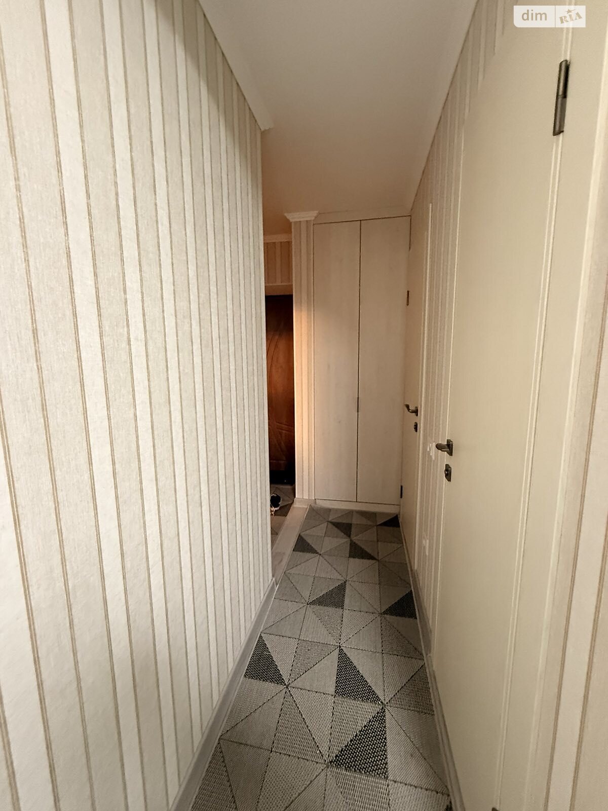 однокомнатная квартира в Черноморске, район Ильичевск, на просп. Мира 28, кв. 179 в аренду на долгий срок помесячно фото 1 однокомнатная квартира в Черноморске, район Ильичевск, на просп. Мира 28, кв. 179 в аренду на долгий срок помесячно фото 1