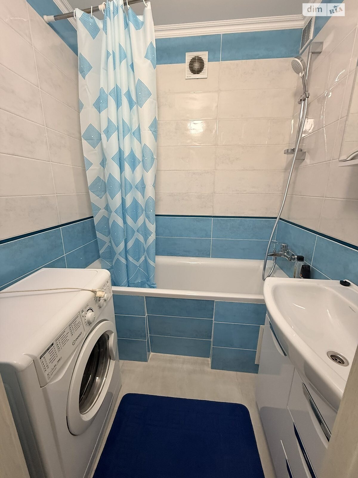 однокомнатная квартира в Черноморске, район Ильичевск, на просп. Мира 28, кв. 179 в аренду на долгий срок помесячно фото 1 однокомнатная квартира в Черноморске, район Ильичевск, на просп. Мира 28, кв. 179 в аренду на долгий срок помесячно фото 1