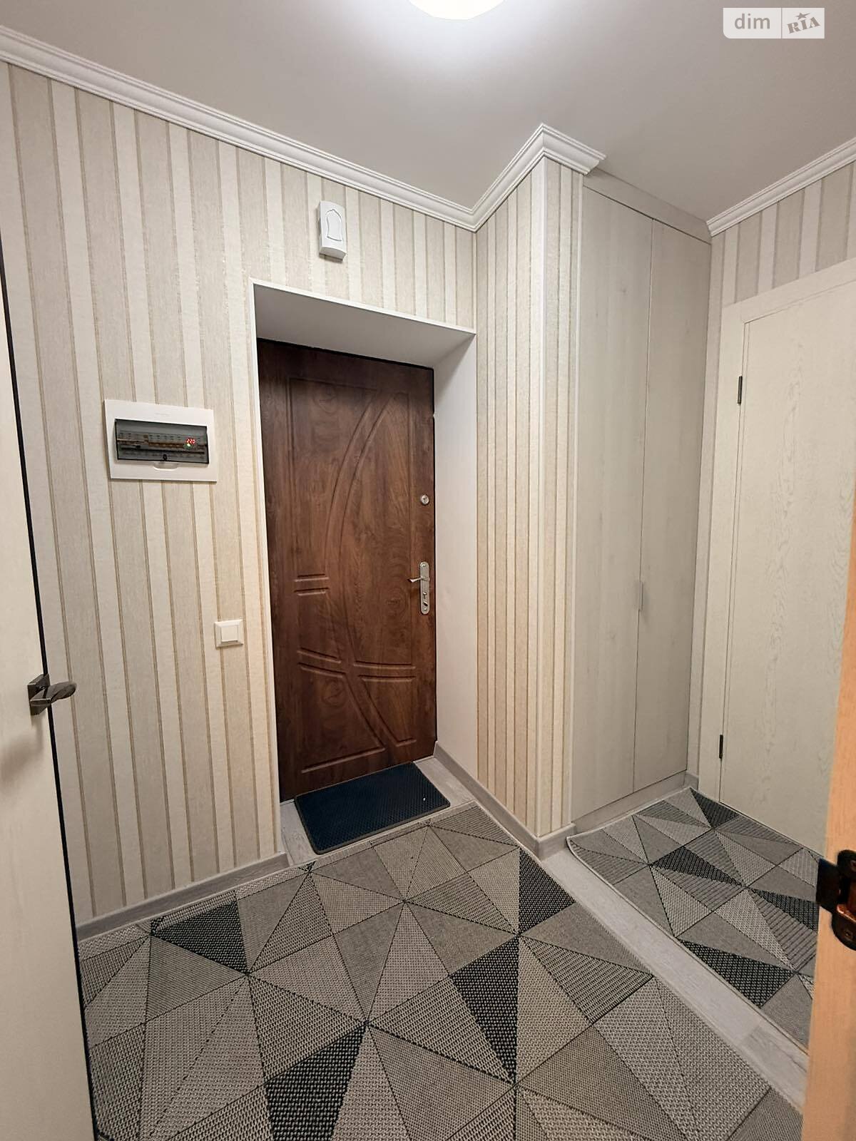 однокомнатная квартира в Черноморске, район Ильичевск, на просп. Мира 28, кв. 179 в аренду на долгий срок помесячно фото 1 однокомнатная квартира в Черноморске, район Ильичевск, на просп. Мира 28, кв. 179 в аренду на долгий срок помесячно фото 1