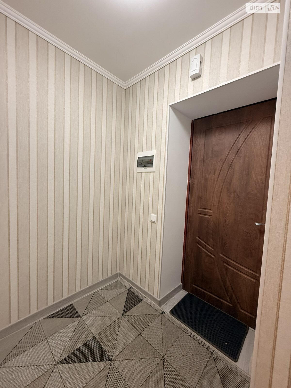 однокомнатная квартира в Черноморске, район Ильичевск, на просп. Мира 28, кв. 179 в аренду на долгий срок помесячно фото 1 однокомнатная квартира в Черноморске, район Ильичевск, на просп. Мира 28, кв. 179 в аренду на долгий срок помесячно фото 1