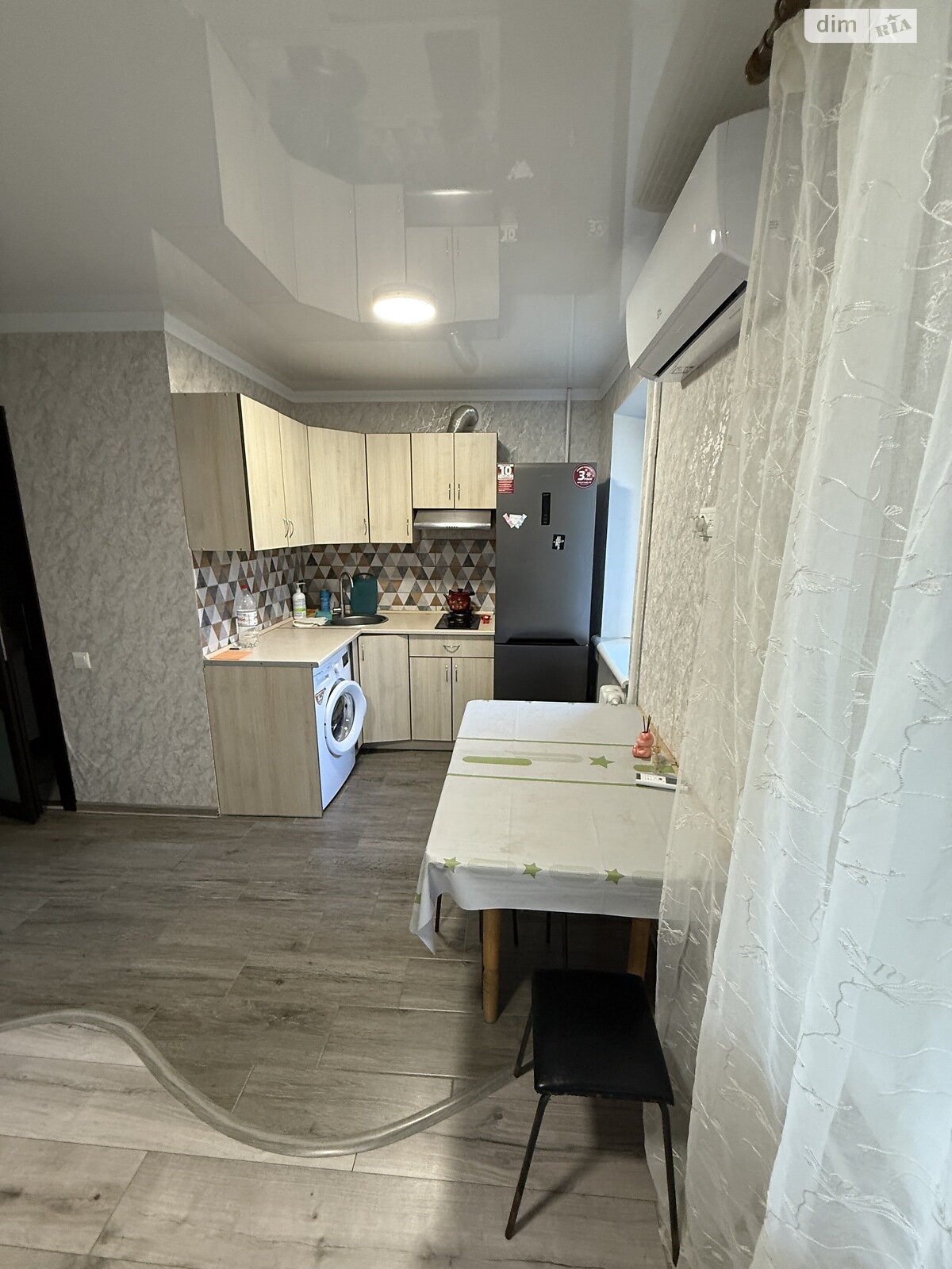 однокомнатная квартира в Черноморске, район Ильичевск, на ул. Защитников Украины 2А в аренду на долгий срок помесячно фото 1 однокомнатная квартира в Черноморске, район Ильичевск, на ул. Защитников Украины 2А в аренду на долгий срок помесячно фото 1