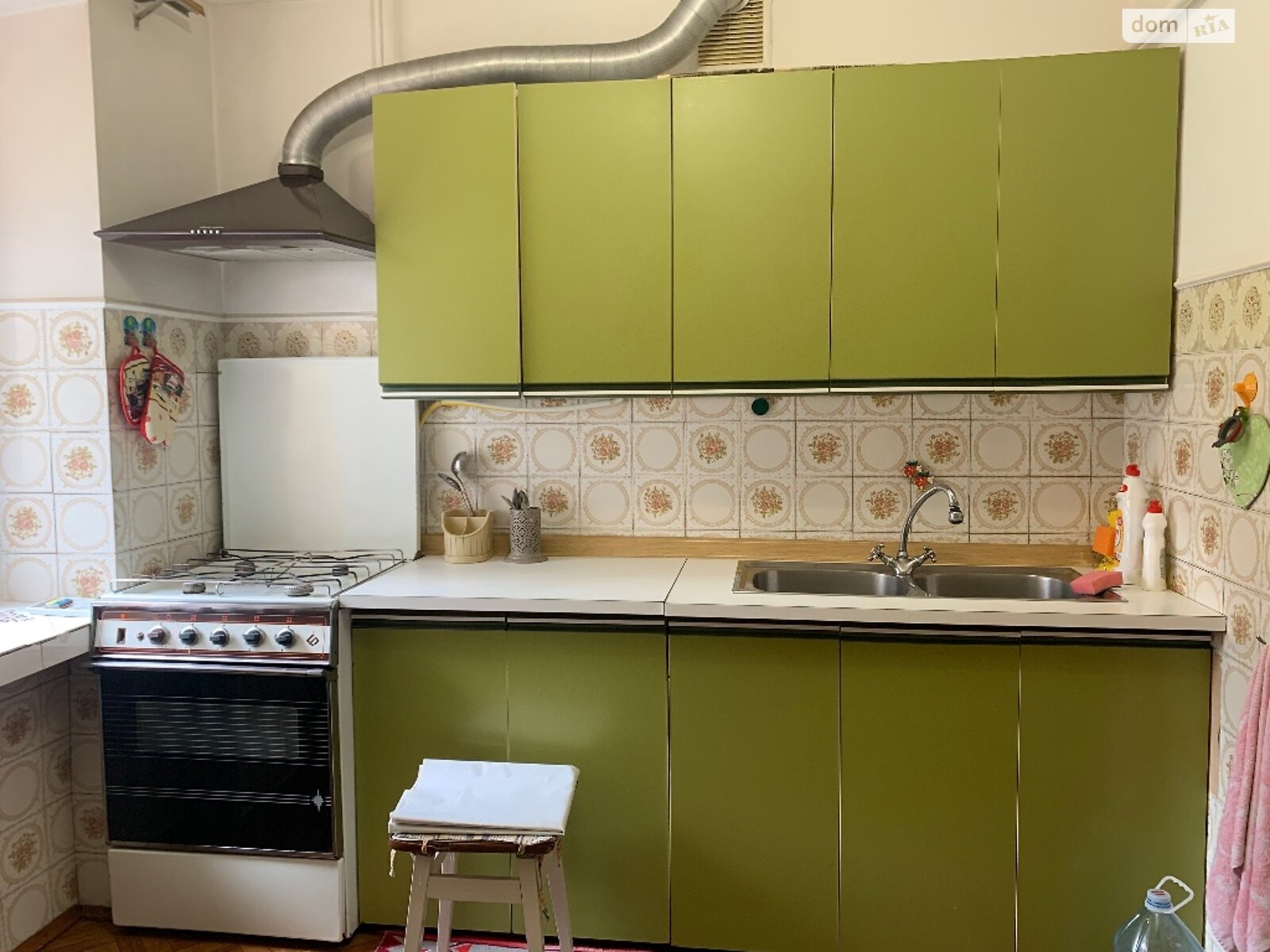 двокімнатна квартира з меблями в Чернівцях, на бул. Героїв Крут 5 в довготривалу оренду помісячно фото 1 двокімнатна квартира з меблями в Чернівцях, на бул. Героїв Крут 5 в довготривалу оренду помісячно фото 1