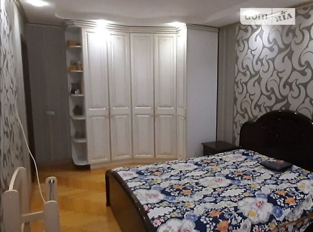 трикімнатна квартира з меблями в Чернівцях, район Фастівська, на вул. Руська в довготривалу оренду помісячно фото 1 трикімнатна квартира з меблями в Чернівцях, район Фастівська, на вул. Руська в довготривалу оренду помісячно фото 1