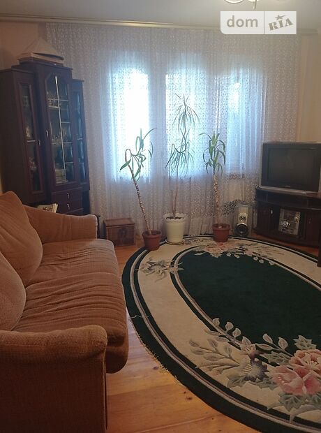 чотирикімнатна квартира в Чернівцях, район Фастівська, на вул. Руська в довготривалу оренду помісячно фото 1 чотирикімнатна квартира в Чернівцях, район Фастівська, на вул. Руська в довготривалу оренду помісячно фото 1