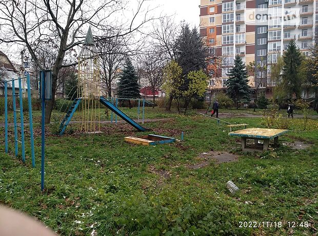 трехкомнатная квартира с мебелью в Черновцах, район Героев Майдана, на ул. Алма-Атынская в аренду на долгий срок помесячно фото 1 трехкомнатная квартира с мебелью в Черновцах, район Героев Майдана, на ул. Алма-Атынская в аренду на долгий срок помесячно фото 1
