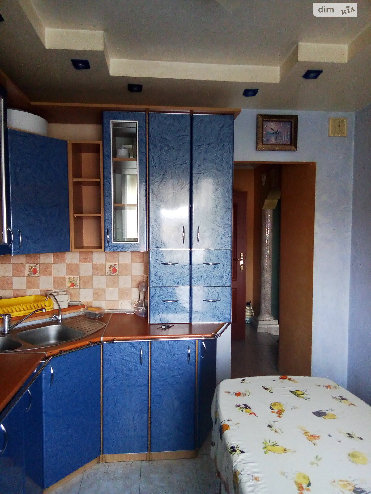 двухкомнатная квартира в Черновцах, район Комарова-Красноармейская, на ул. Героев Майдана 103А в аренду на долгий срок помесячно фото 1