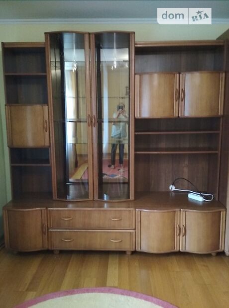 однокомнатная квартира с ремонтом в Черновцах, район Комарова-Красноармейская, на ул. Комарова Владимира в аренду на долгий срок помесячно фото 1 однокомнатная квартира с ремонтом в Черновцах, район Комарова-Красноармейская, на ул. Комарова Владимира в аренду на долгий срок помесячно фото 1