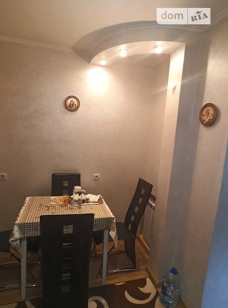 однокомнатная квартира с ремонтом в Черновцах, район Комарова-Красноармейская, на ул. Комарова Владимира в аренду на долгий срок помесячно фото 1 однокомнатная квартира с ремонтом в Черновцах, район Комарова-Красноармейская, на ул. Комарова Владимира в аренду на долгий срок помесячно фото 1